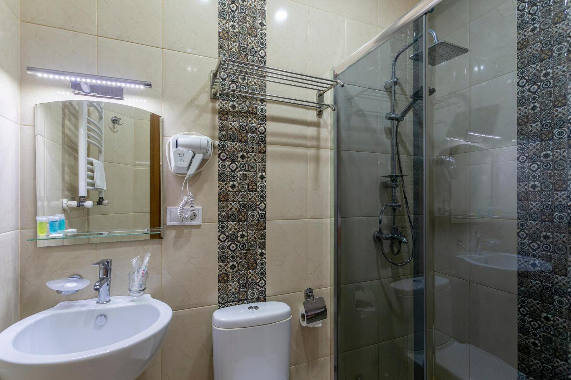Hotel Middleton Τυφλίδα Εξωτερικό φωτογραφία